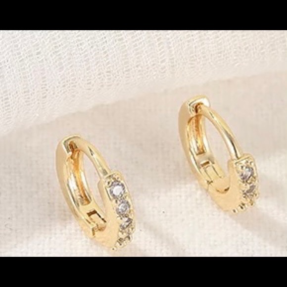 Unisex Gold Earrings,14kt Gold Polished Cuff Earrings,Gold Huggie Hoop Earings - Picture 3 of 3
